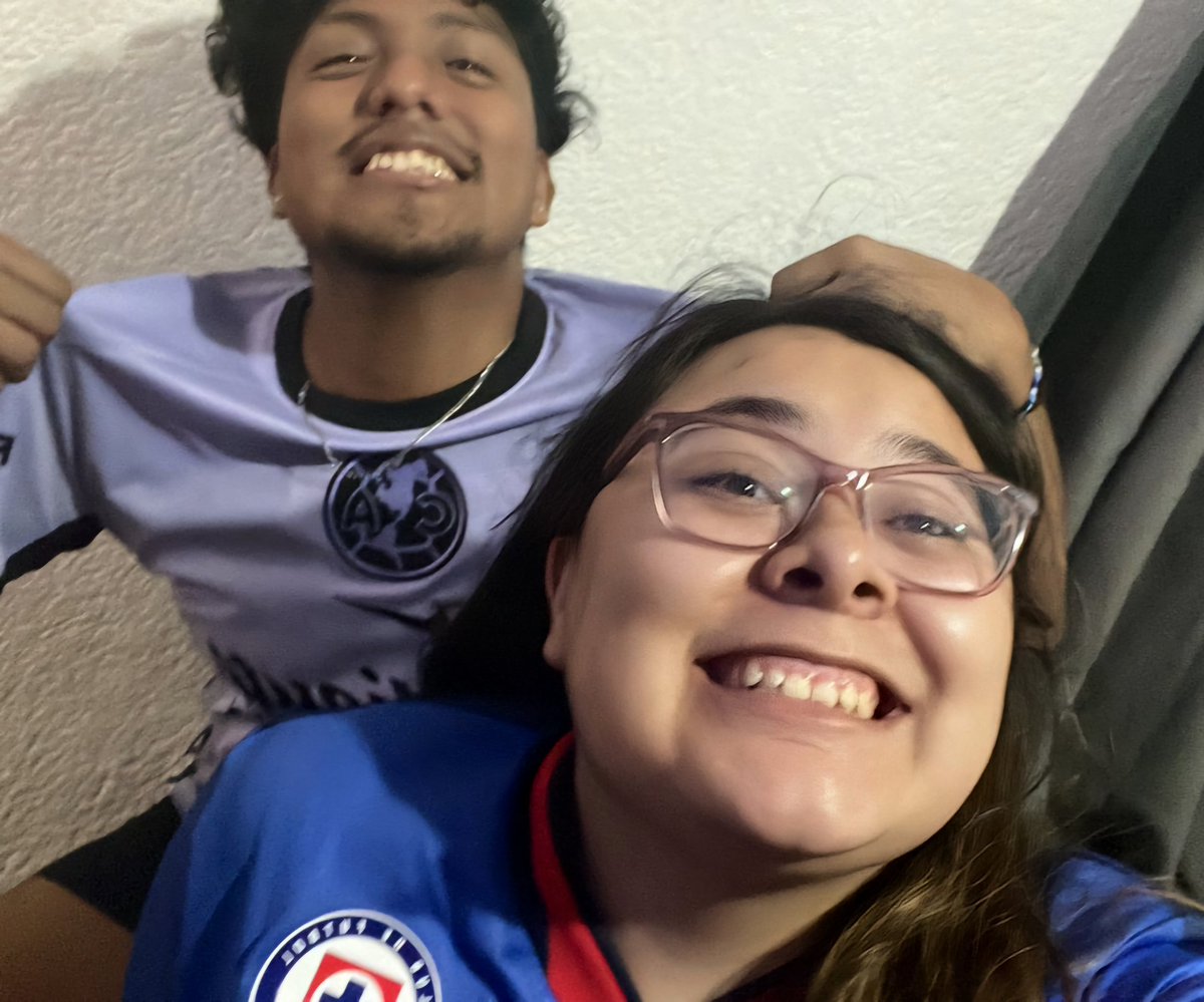 Clarkito_17's tweet photo. #ElCampeonSera quién duerma en la cama. https://t.co/dSwQEcHngb