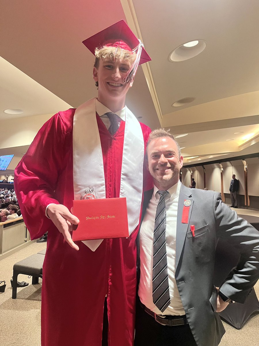 Super special night cheering on our 2024 grads!! 

Honored to be a special guest of a past student through the Impact Award, and grateful to celebrate so many students alongside incredible colleagues!

Always and forever cheering you on, kiddos! 🎓🤍🎉