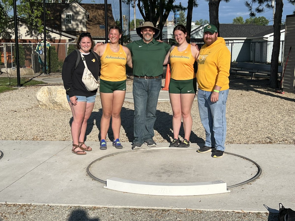 lauren mader tweet media