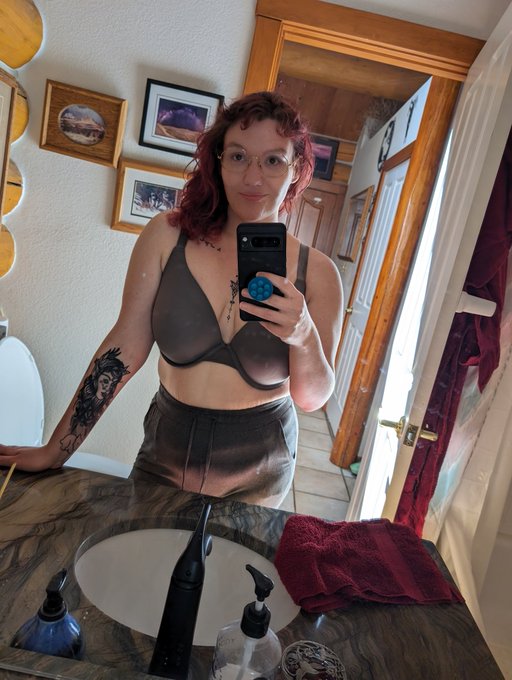 This is your reminder to love your body, all its soft curves, every stretch mark and blemish. Love your