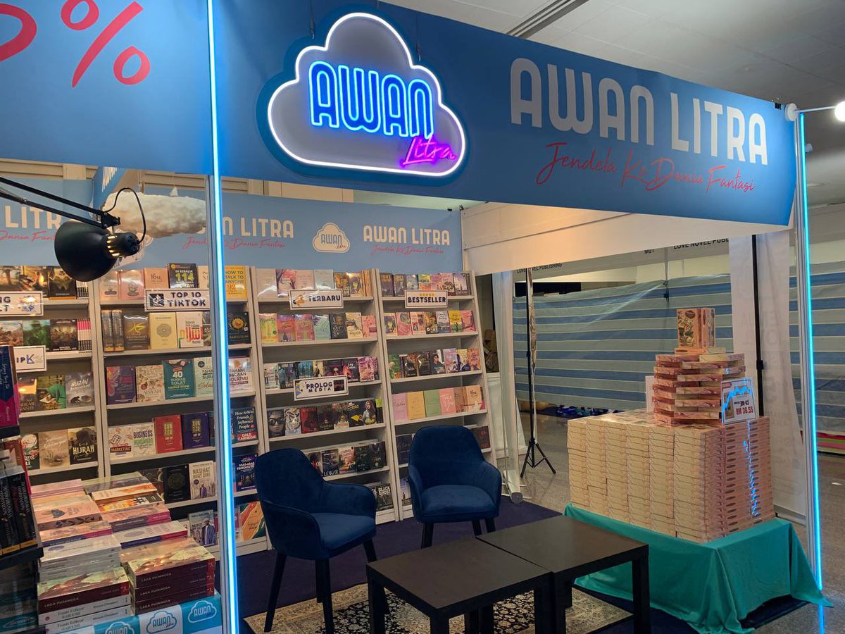 awanlitra's tweet photo. Nak cari novel di PBAKL?

Jemput datang ke reruai Awan Litra #PBAKL2024 bermula harini sehingga 2 Jun 2024.

Pelbagai genre novel dan penerbit ada di Awan Litra 🤩

Tempat: Dewan Mawar, WTC Kuala Lumpur
Masa: 10 pagi - 10 malam
 
Jumpa anda di sana 🎉
#pbakl2024 #awanlitra https://t.co/Bixu39SDpV