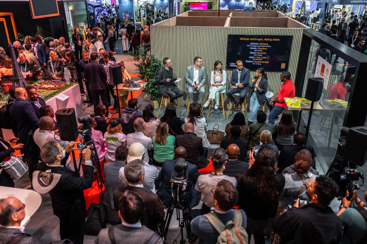AliaSahaly's tweet photo. Inspiring testimonials from #OrangeDigitalCenter startups #Waspito 🇨🇲, #Sayna 🇲🇬, #Seabex 🇹🇳, and #Hsabati 🇲🇦, joined by @jerome_henique , in a roundtable African Rising Stars ✨
Meet our #ODC talented startups @VivaTech @Orange booth
Bring the start
We’ll bring the up🚀 https://t.co/Gabts3mqBz