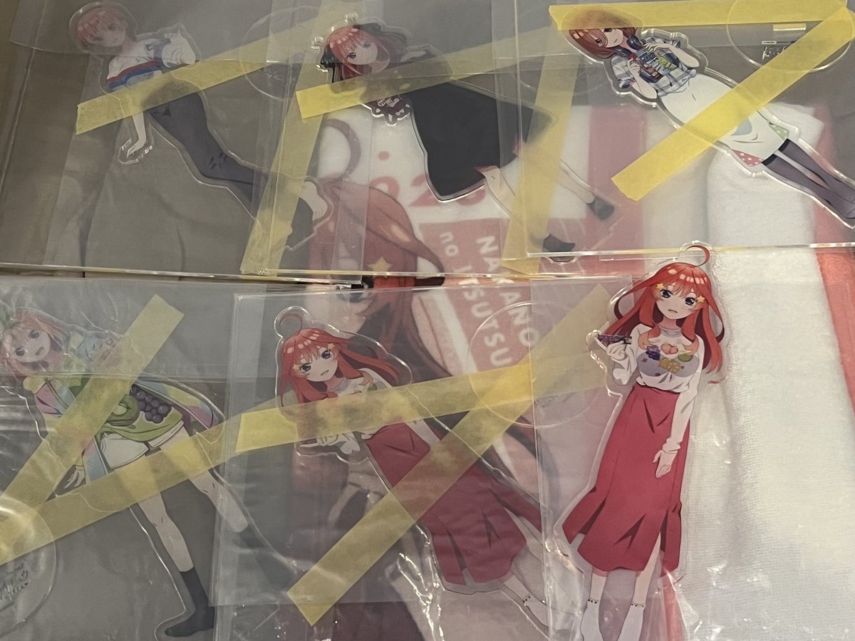 agua_grory's tweet photo. 自分の所持してるレアグッズの代表例今のところこの辺りになりそうね。
たまには呟きを固定してみようかな https://t.co/NX859BU145