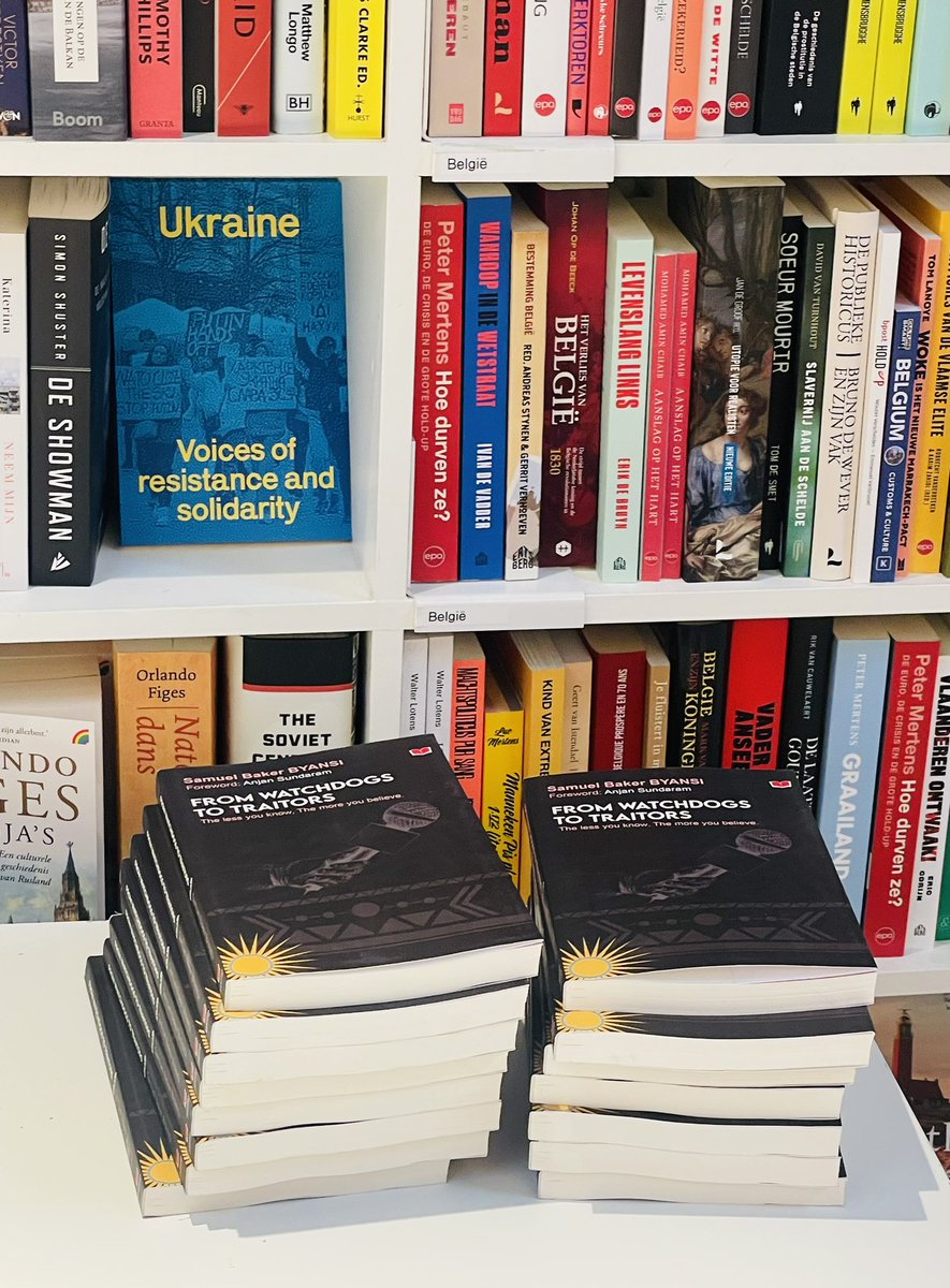 SamuelBaker_B's tweet image. It’s about #FromWatchsogsToTraitors📚 talk in Antwerp that was organized by @penvlaanderen. Thanks to Koen Peeters for hosting me, we also recognized Bahati Innocent, a Rwandan poet that disappeared in 2021 in the PEN #EmptyChair by reading part of his poem that was translated in
