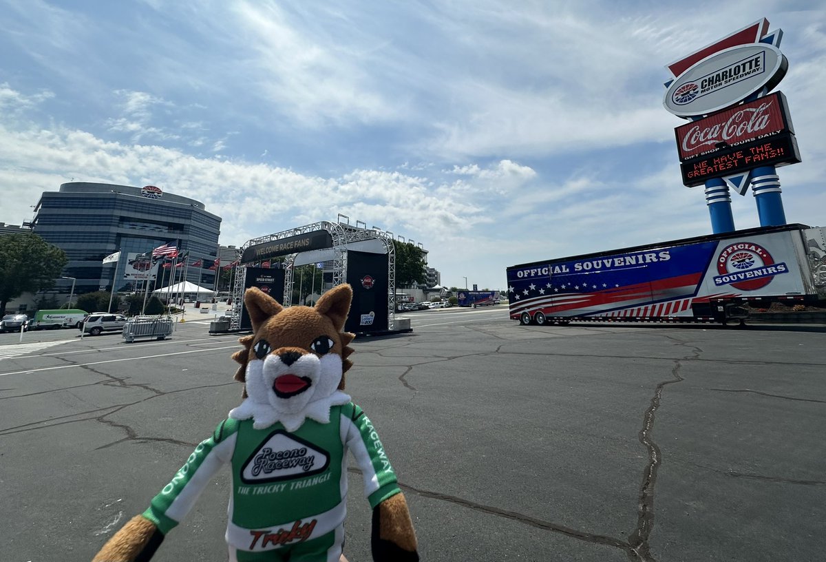 It’s race weekend at @CLTMotorSpdwy! Tricky is here and excited for the #CocaCola600 on Sunday. Who else is in town this weekend?! #NASCAR 🦊🏁