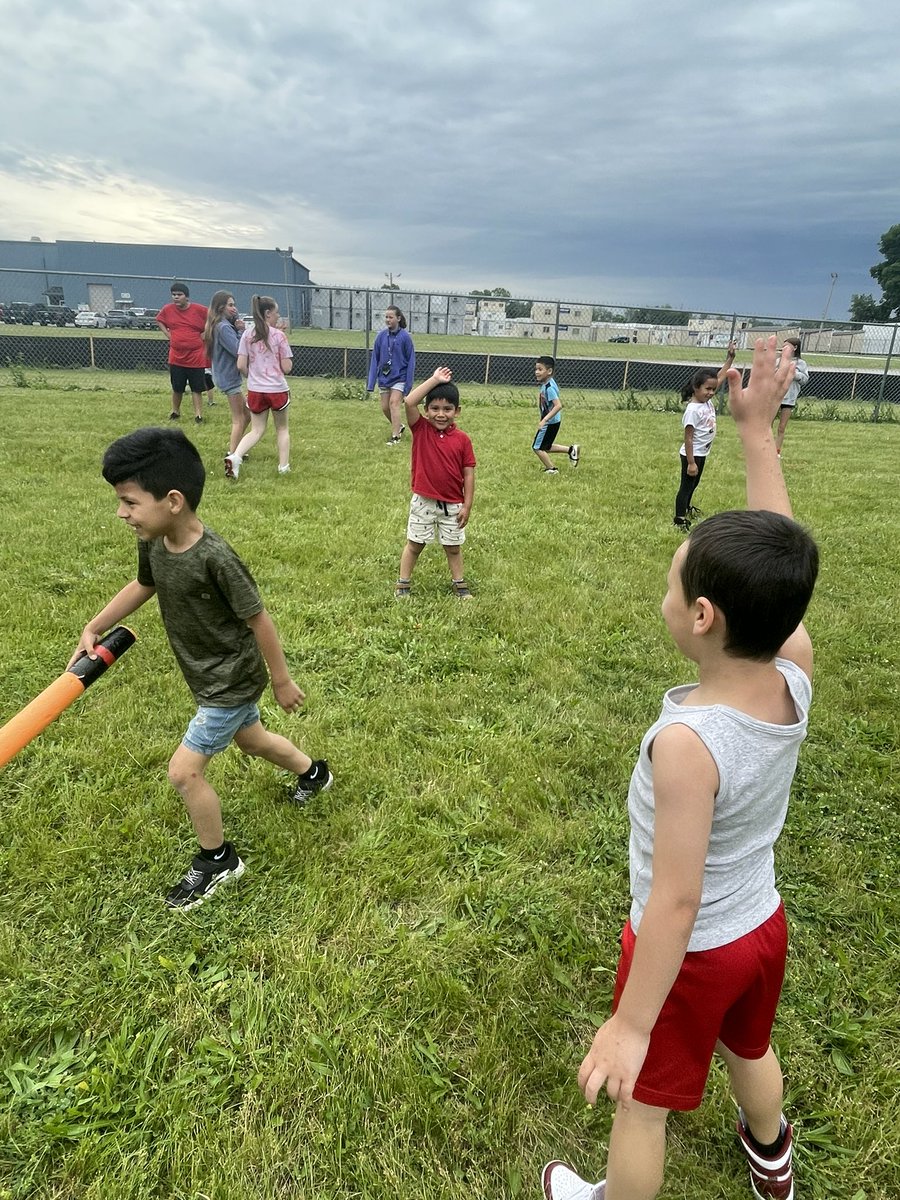 Foust_SFE's tweet photo. Field day at SFE. I had fabulous 6th grade helpers, got to see formers students who are now parents and got to play for most of the day. My heart is full. #stoutfieldgood https://t.co/cPNfi7hR6o