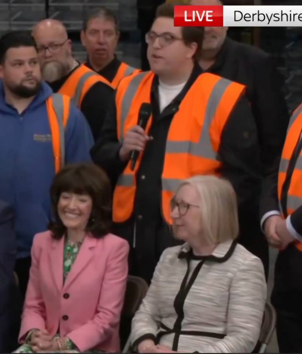 The man holding the microphone was 'randomly' chosen by @RishiSunak to ask a question while Sunak visited @McVities . This man was in fact a Tory councillor. They just can't fucking help themselves can they.
