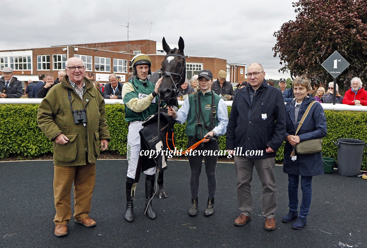 Steven_Cargill's tweet photo. 8th start, 1st win for 6yo KOSASIEMPRE @CM_Gethings in 21f mares novice handicap hurdle @MarketRasenRace today for @haras_tuilerie Masked Marvel @sedmundsracing @FakenhamClub https://t.co/1dyYO2qC56