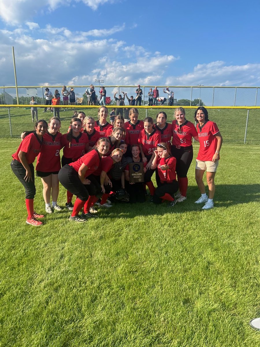 For the first time in school history, the softball team are REGIONAL CHAMPS!!
Yessssss!!!!!