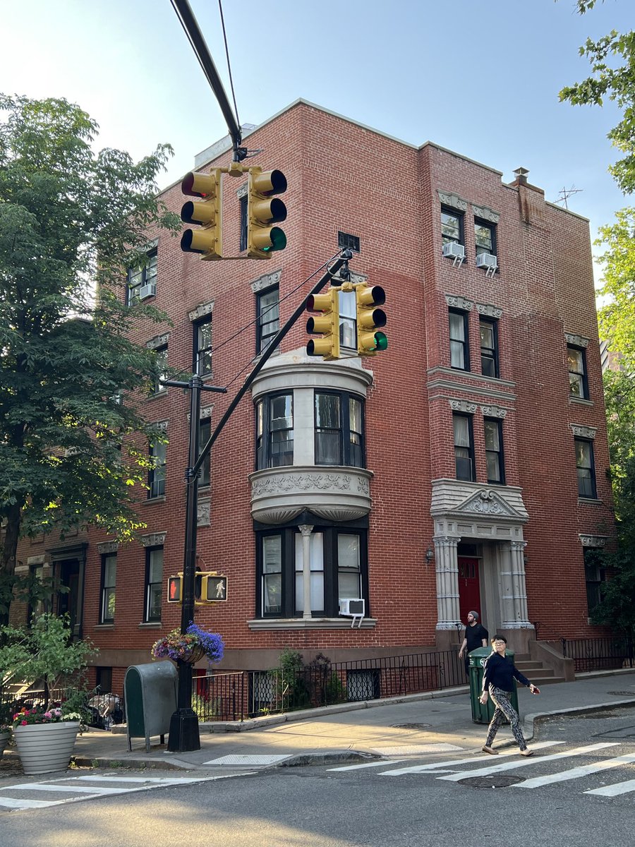 RoselandChi1972's tweet image. #Turret Tuesday corner if moral on and Hicks, Brooklyn Heights