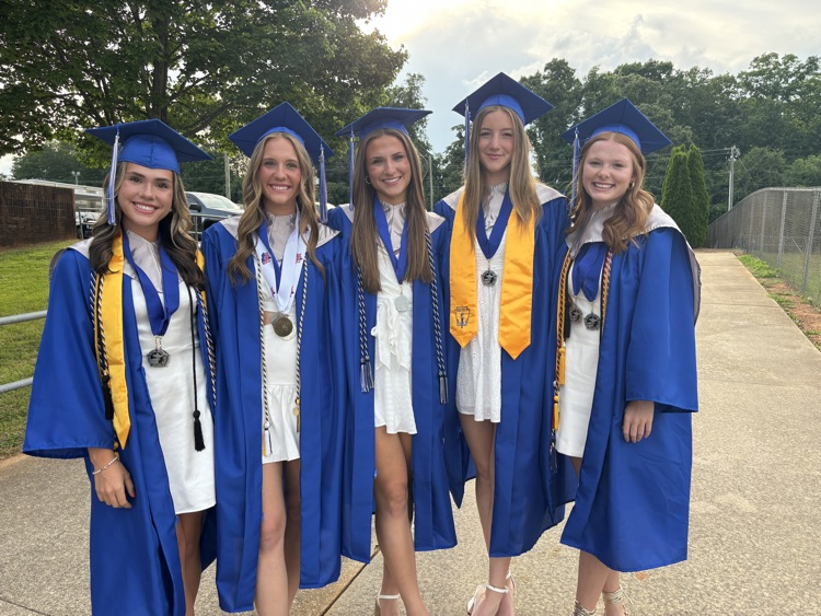 SpartanburgD5's tweet image. It's almost that time!! 🎓Congratulations to the Class of 2024! 💙🎉 #OnceARebel #AlwaysARebel