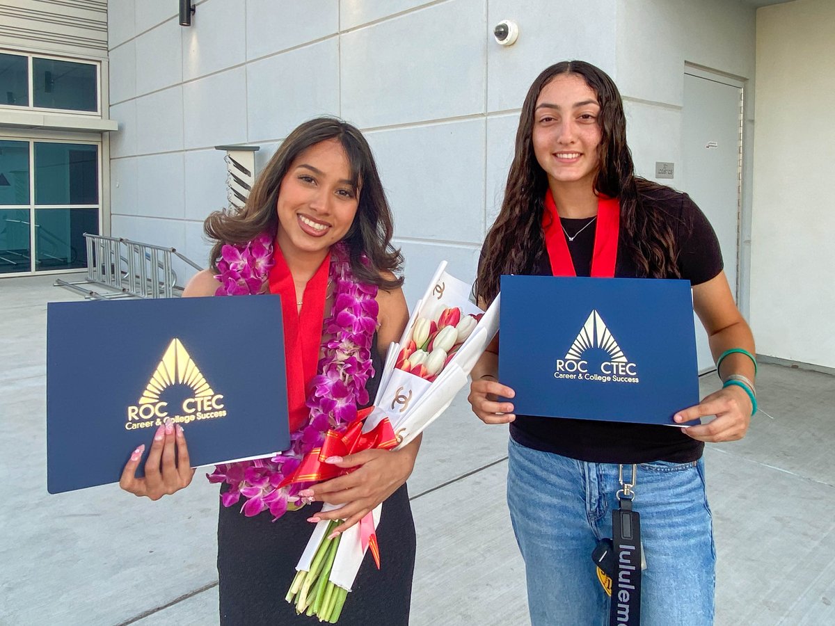 KHSD_Official's tweet photo. The future is bright for the 2,131 @ROC_CTEC students who completed their career and technical programs! 🏅
Over the past year, these juniors and seniors have been developing and improving their job skills so they are #PreparedToSucceed. Congratulations! 👏👏 https://t.co/5g2Q0bU76v