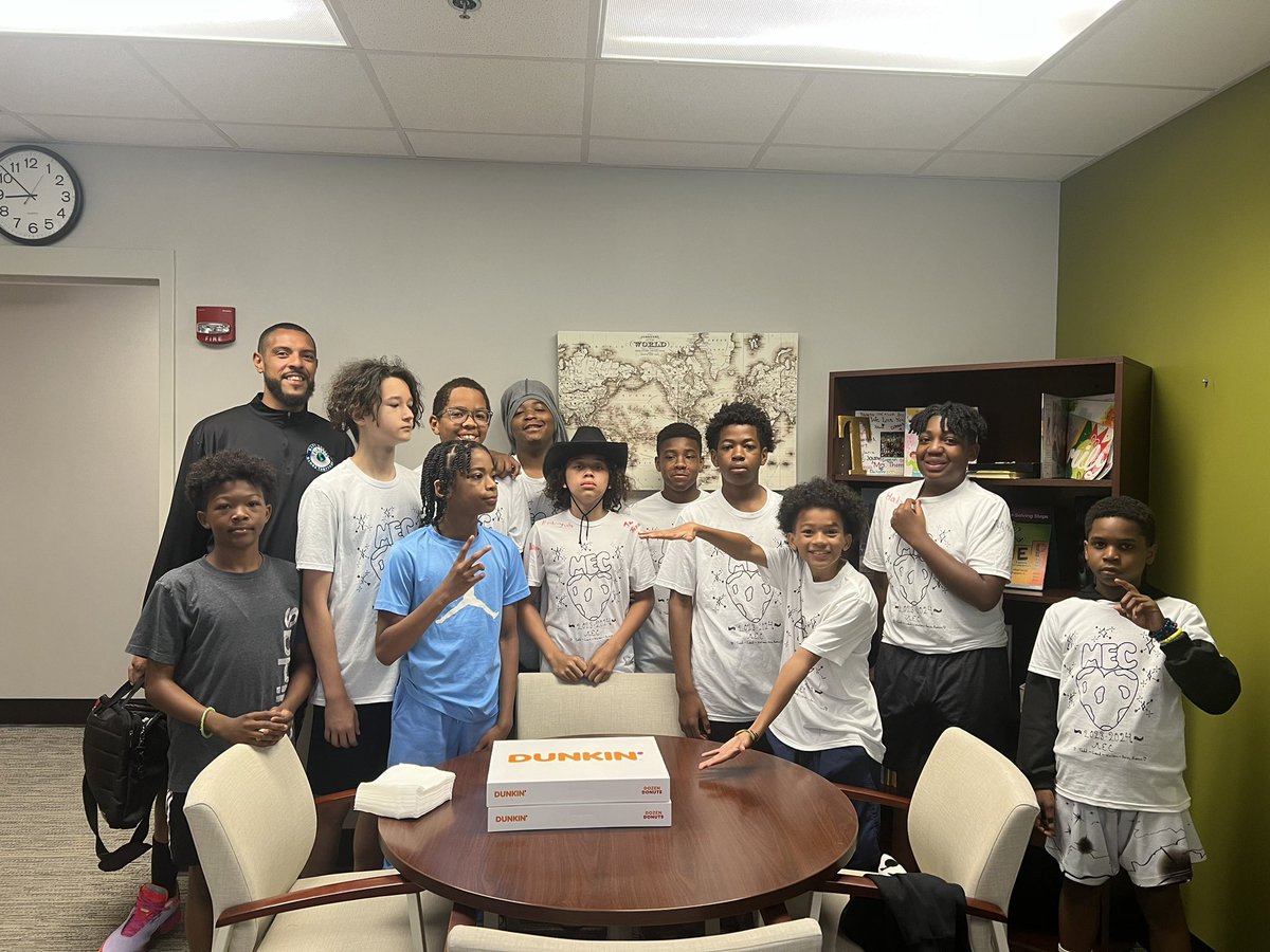 Thank you @lnwildcats @cgiffin78 @LNGB_Coach for the breakfast of champions, 🍩s! Our 6th grade Boys 🏀 team, @ltgoodnews District Champions for 2️⃣0️⃣2️⃣4️⃣, enjoyed and were grateful! #GoCats