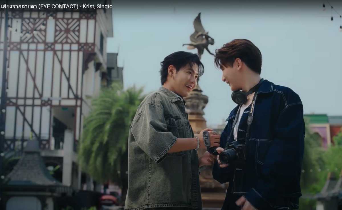 Darja9991's tweet photo. This is awesome!!!
Last night was the first time I listened to a KS song through headphones in mp3 for the first time!
And damn, it sounds different in this version.
What is this magic? 😲🤔😄😄😄😄😄
#EyeContact_Peraya
#EyeContact_KristSingto
#BestPartnersInLife https://t.co/gGdtAiyGXQ