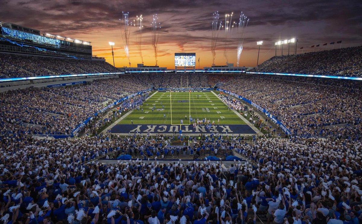 After a great talk with @CoachBuffano I am beyond excited to say I have received an offer from @UKFootball @UKCoachStoops @PCC_FOOTBALL @CoachLehmeier @247Sports @Rivals @On3sports @210ths