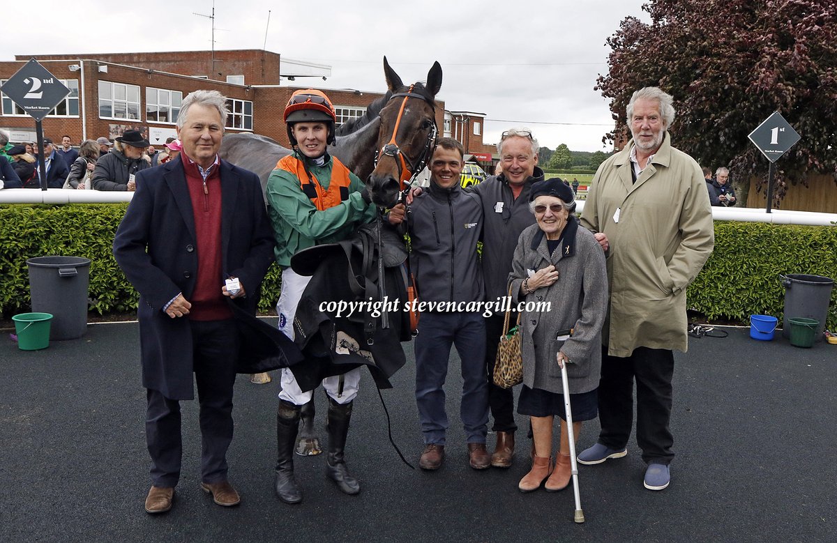 Steven_Cargill's tweet photo. 2nd start, 1st win for 5yo g NOT SO SOBERS @kielanwoods in 17f NH Flat Race @MarketRasenRace today for @OverburySires Jack Hobbs @kandm_racing https://t.co/TWHtGl9rCE