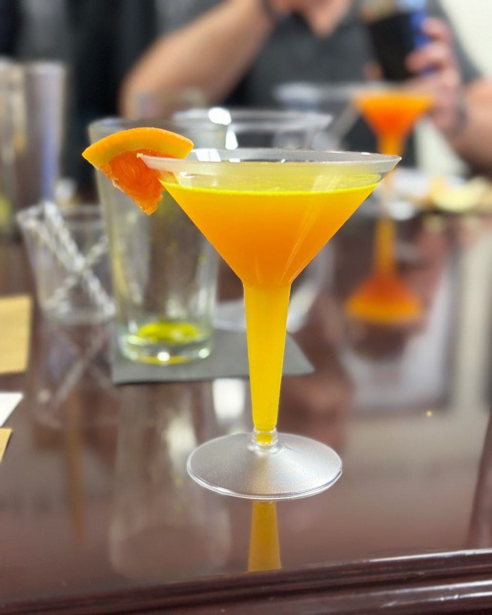 898Marketing's tweet photo. What’s more fun than team meetings in the 898 conference room? Team meetings with mixology lessons! 🍹🍸
Tonight, a few of our team members enjoyed a mixology event with Sweet Sips Ohio right here in our office! 

Thank you @StackAdapt for a great time! https://t.co/CLXu0ksUcf