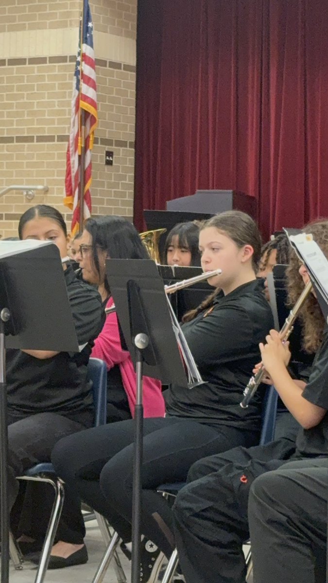 georgettecarra5's tweet photo. My Middle School Principal is better than yours!!! She rocked with beginners band!!! @NISDBriscoe #admincan #educatorscan #wegopublic @NISD https://t.co/AOopN3iGQN