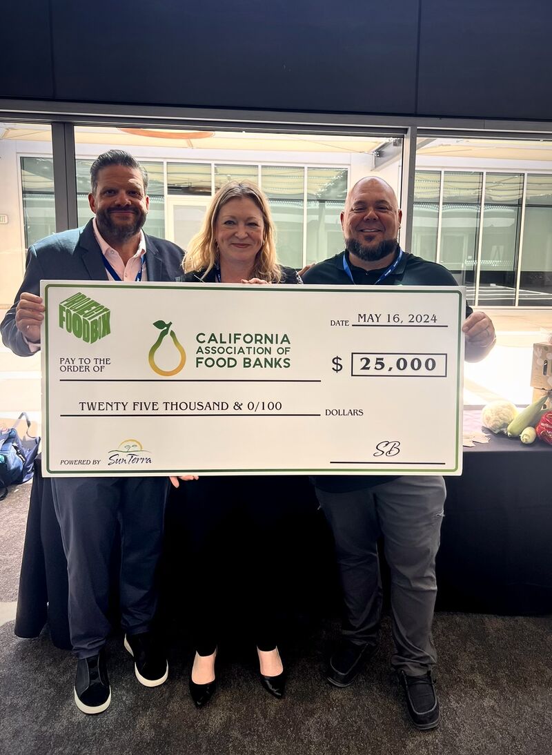 Thrilled to have had Steve Brazeel, founder of SunTerra Produce & @projectfoodbox, join us at Food ACCESS 2024! We're incredibly grateful for their ongoing support and partnership in our fight against hunger. Together, we’re making a difference!