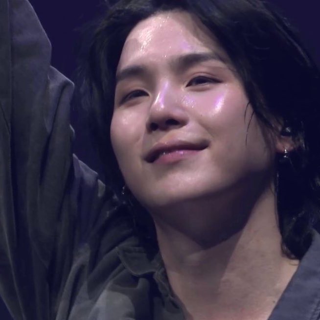 hourly yoongi (@houriysuga) on Twitter photo 