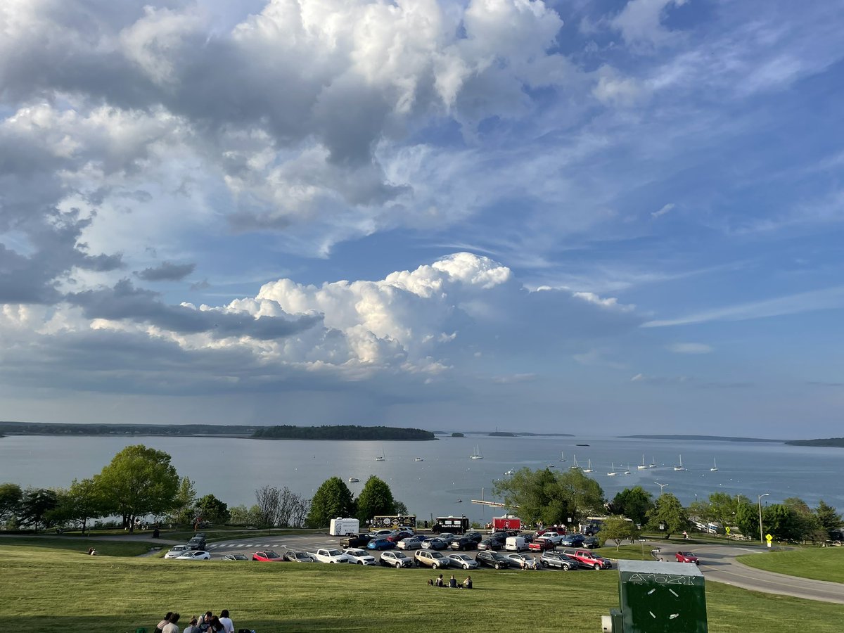 Loving this summertime evening in Portland ☀️🌊 #mewx