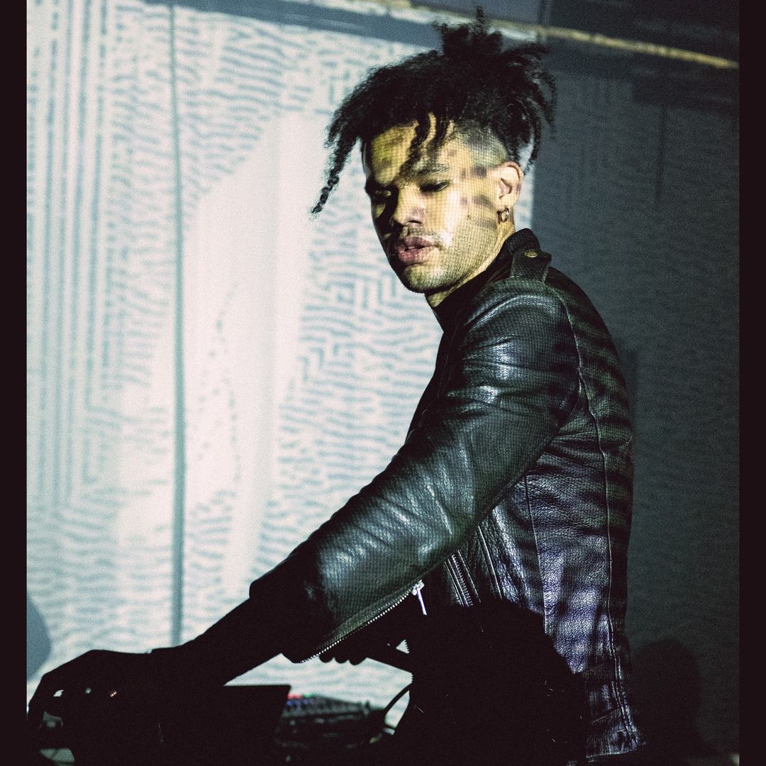 catch one tweet media