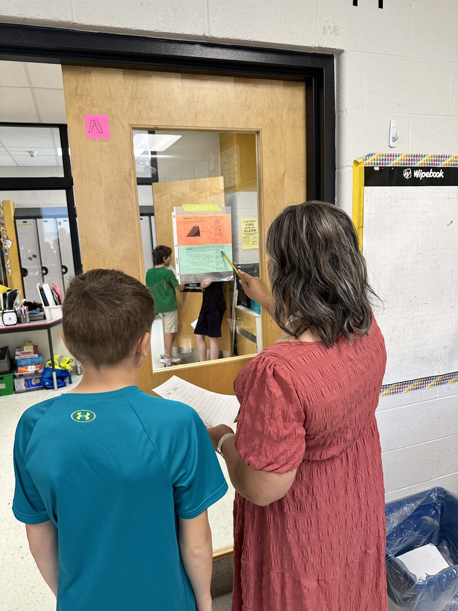 We did some Scavenger Hunt math with Knowledgehook! <a href="/EcoleMaple_LDSB/">École Maple Elementary School</a>