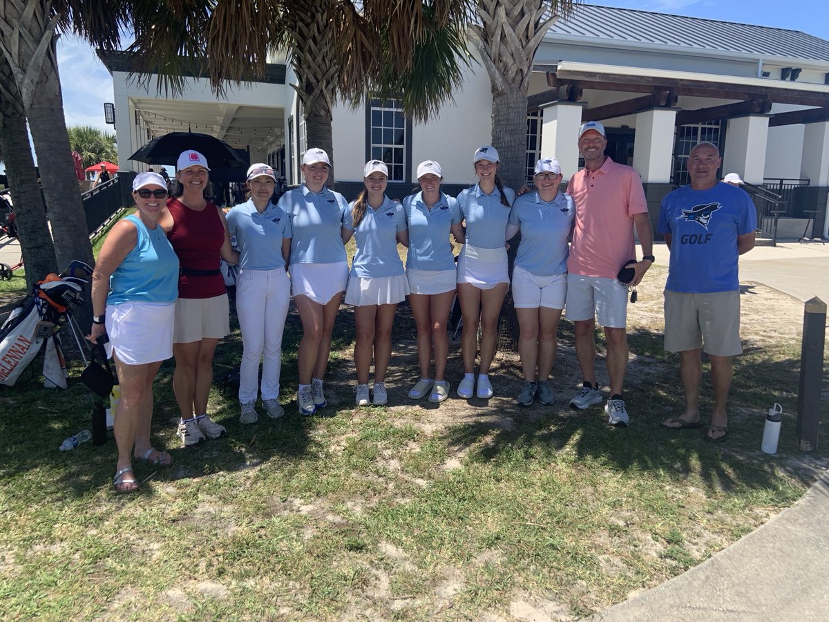 A special thank you to our fan club this week. Thanks for making the journey. This is the one day Lane and Mike don’t have matching clothes on🤣 Thank you to all the parents for your support this year. It didn’t go unnoticed!👏👏👏