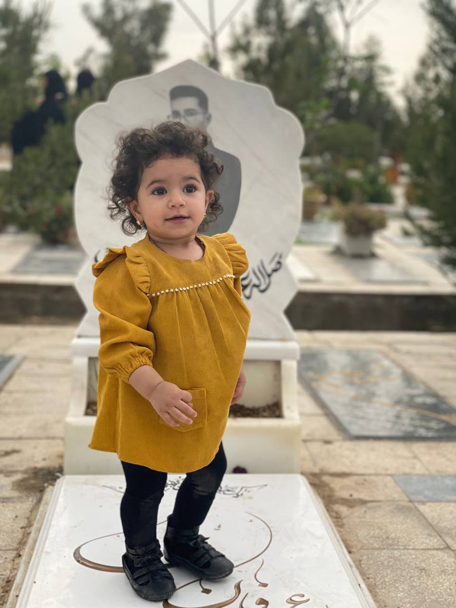 ahmadyzade313's tweet photo. برادر صبورم شیخ محمد بسیج!
 یک سال و شش ماه از تولد نانسونا گذشت و تو هنوز در بندی 😔

#ظلم_بس_است 
#احمدالحسن_فرستاده_امام_مهدی https://t.co/OQAUY5mhNa