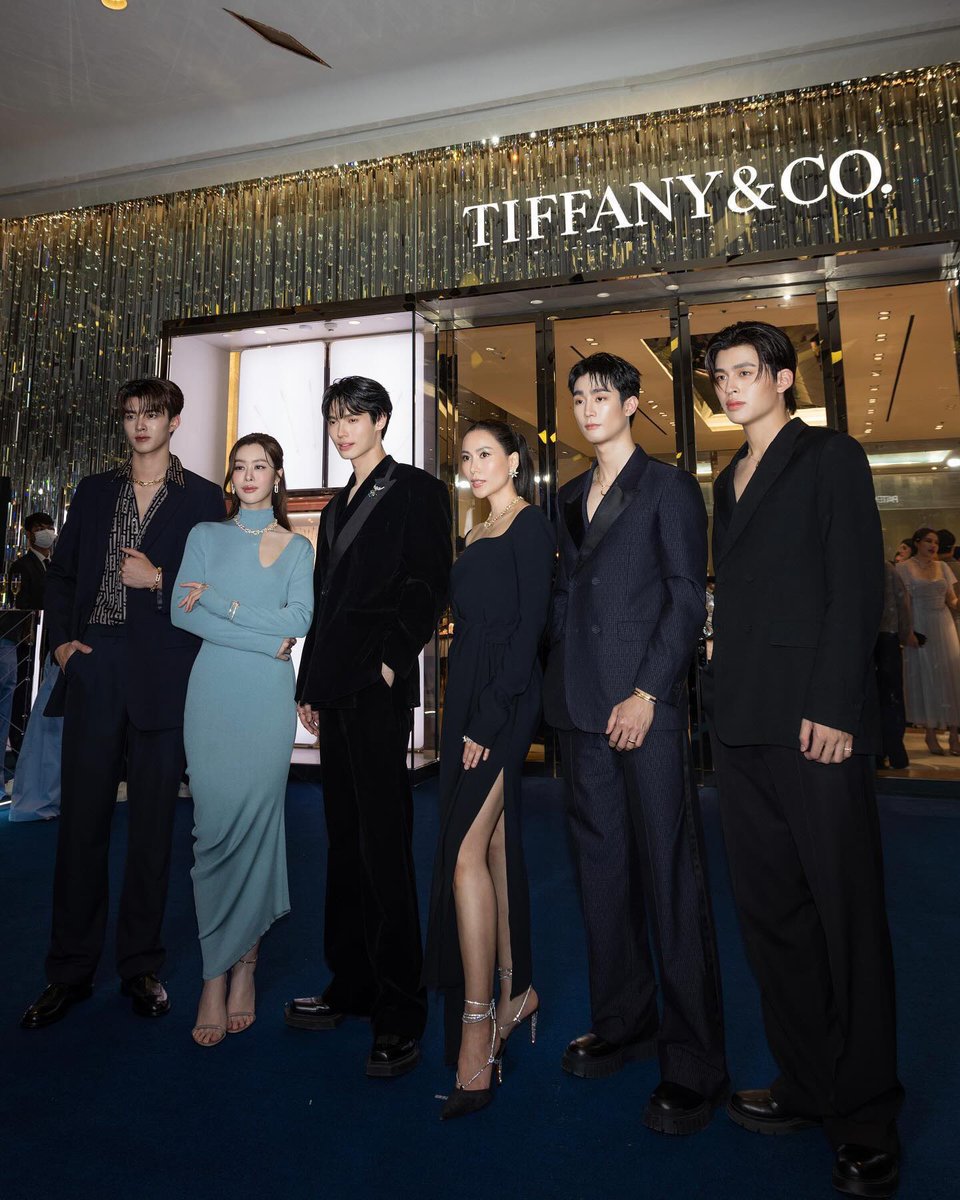 TrendforwinTH's tweet photo. IG winmetawin update 

Celebrating new flagship store ✨@tiffanyandco #tiffanyandco

WIN HA TIFFANY BANGKOK #TiffanyFlagshipxWin #TiffanyAndCoxWin #TiffanyAndCo @TiffanyAndCo  #winmetawin @winmetawin https://t.co/Ed08eVekjr