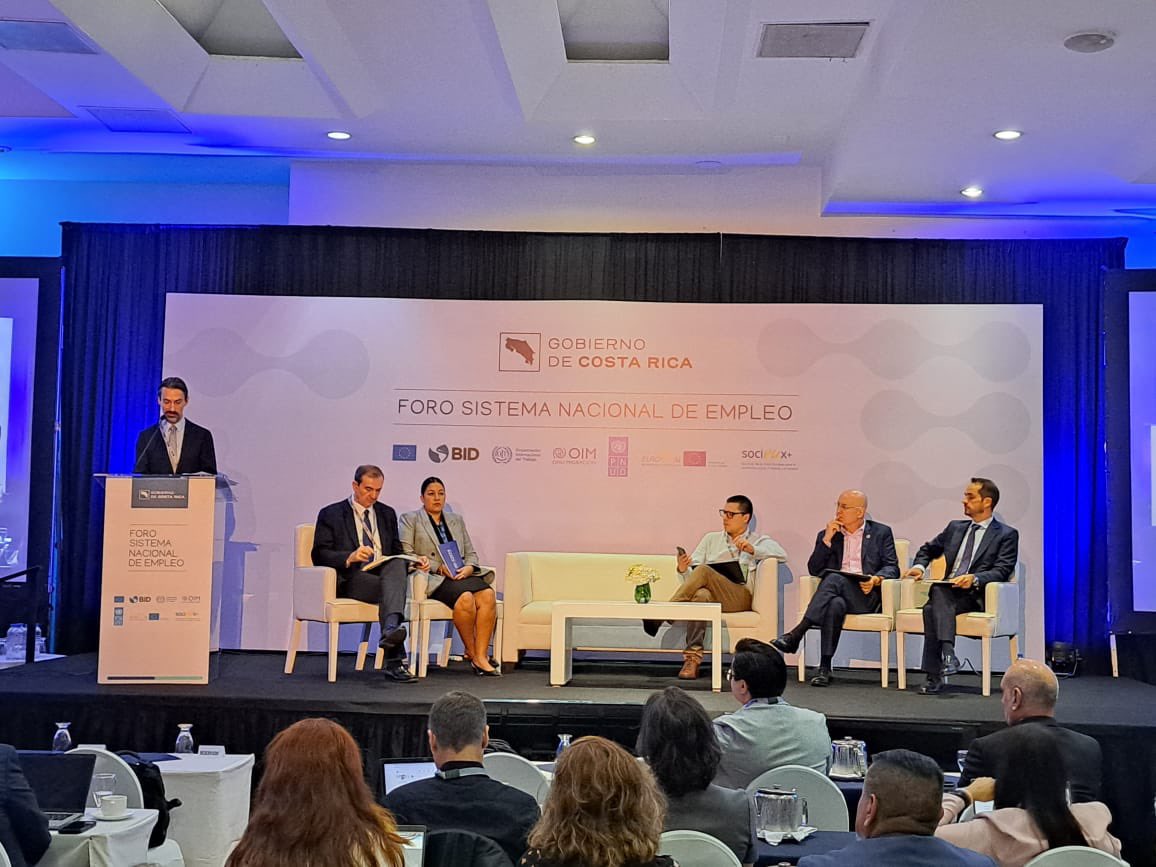UEenCostaRica's tweet photo. Hoy 23 de mayo, se celebró el Foro Sistema Nacional de Empleo. Este foro es un llamado a la acción para consolidar un sistema nacional de empleo que impacte todo el territorio nacional.
Desde la UE, respaldamos este proceso con apoyo de los proyectos @EUROsociAL_ y @SOCIEUXplus https://t.co/E3xHirt61f