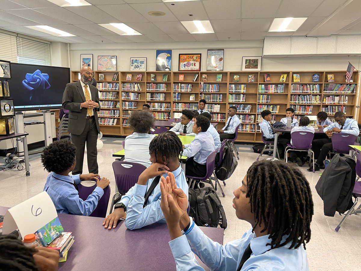 MrPearsell's tweet photo. So grateful to have partnered w/ #FFFCU &amp; have @dhandyBCPS pour into our young men today! Each 1 reach 1! #mentor @sudbrookmagnet @Jumpman23 @gwebb2000 https://t.co/AXTSN0LP9m