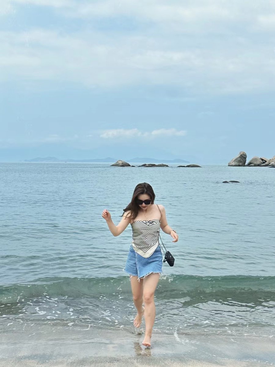 MariaAtkinson2's tweet image. Outside of work. Go for a walk by the beach