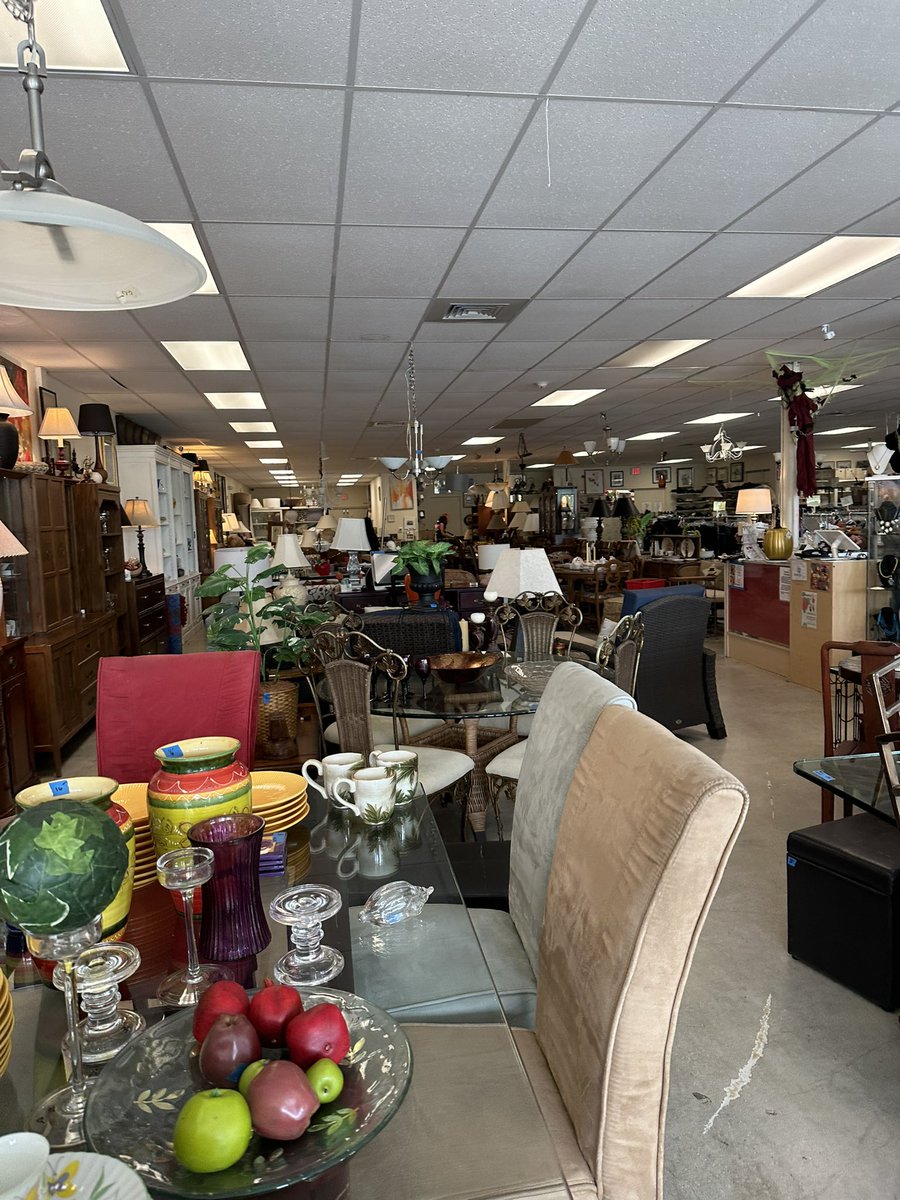 nokiazd's tweet image. #vintage #antiqueshops