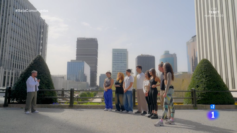 ¡Ya están nuestros chicos ensayando en la localización! ¿Qué pareja será la próxima expulsada? 🤔

#BailaComoPuedas

⭕️ rtve.es/directo/la-1/