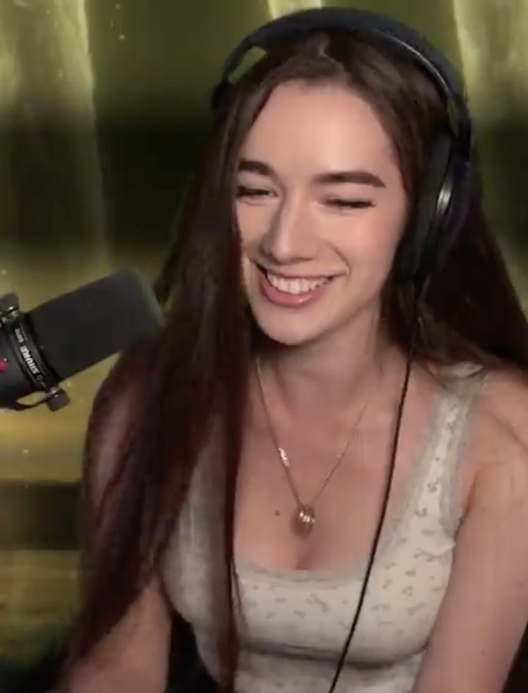 Dexerto's tweet photo. Twitch streamer @MissMikkaa beat all the bosses in Elden Ring on the hardest difficulty with a level 1 character https://t.co/fML4hELWLv