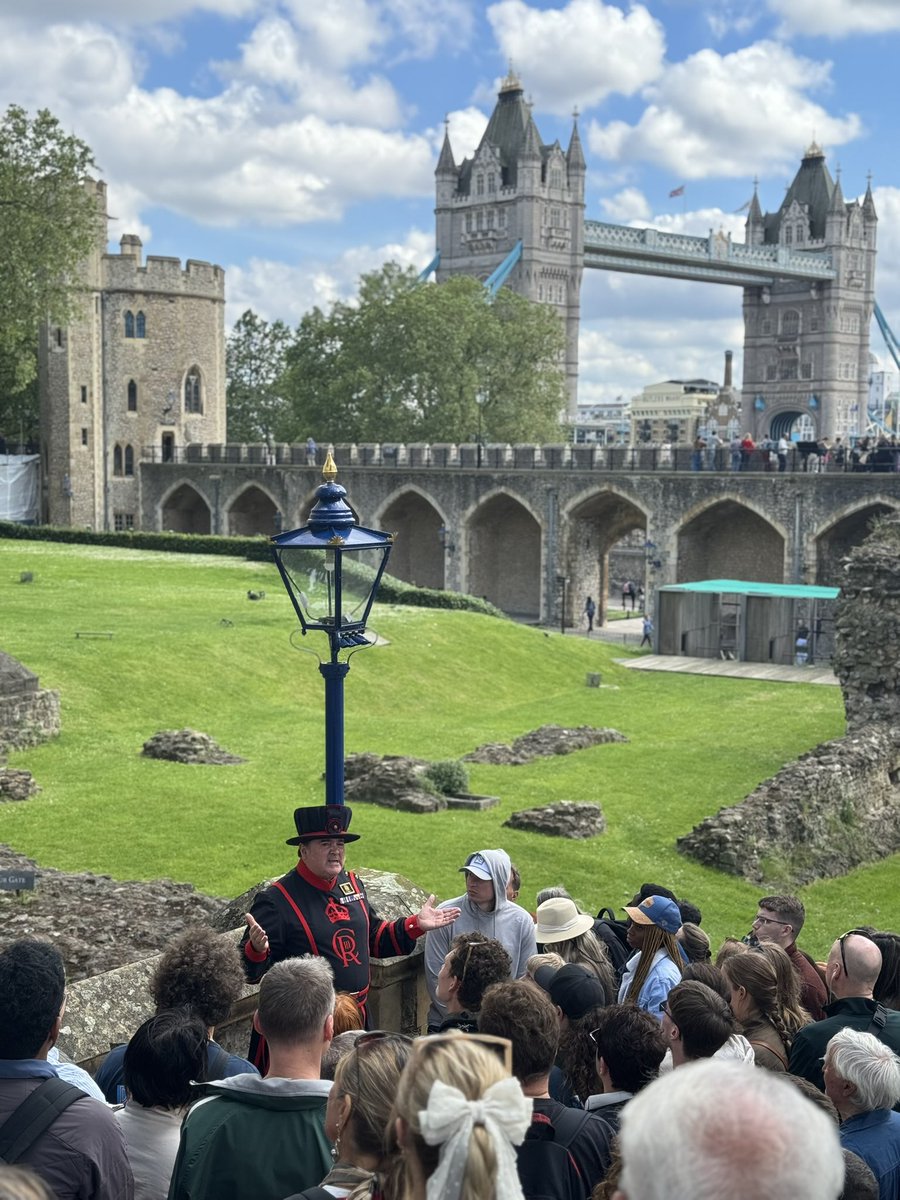 Ex-Beefeater402 tweet media