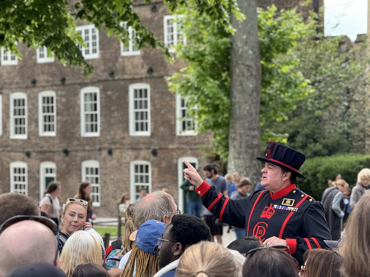 Ex-Beefeater402 tweet media