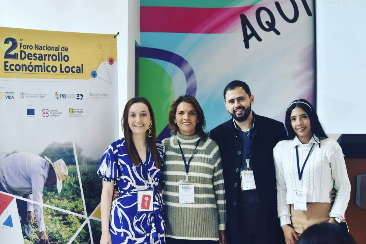 VictorPerezGo's tweet photo. "El país se transforma desde los territorios" 🫀🧠🇨🇴
Equipo #Regiones
Dirección de Innovación y Desarrollo Empresarial #DIDE
Departamento Nacional de Planeación @DNP_Colombia
Memorias del Segundo Foro Nacional de #DesarrolloEconómicoLocal
🧵 https://t.co/vVqhr0eKm5