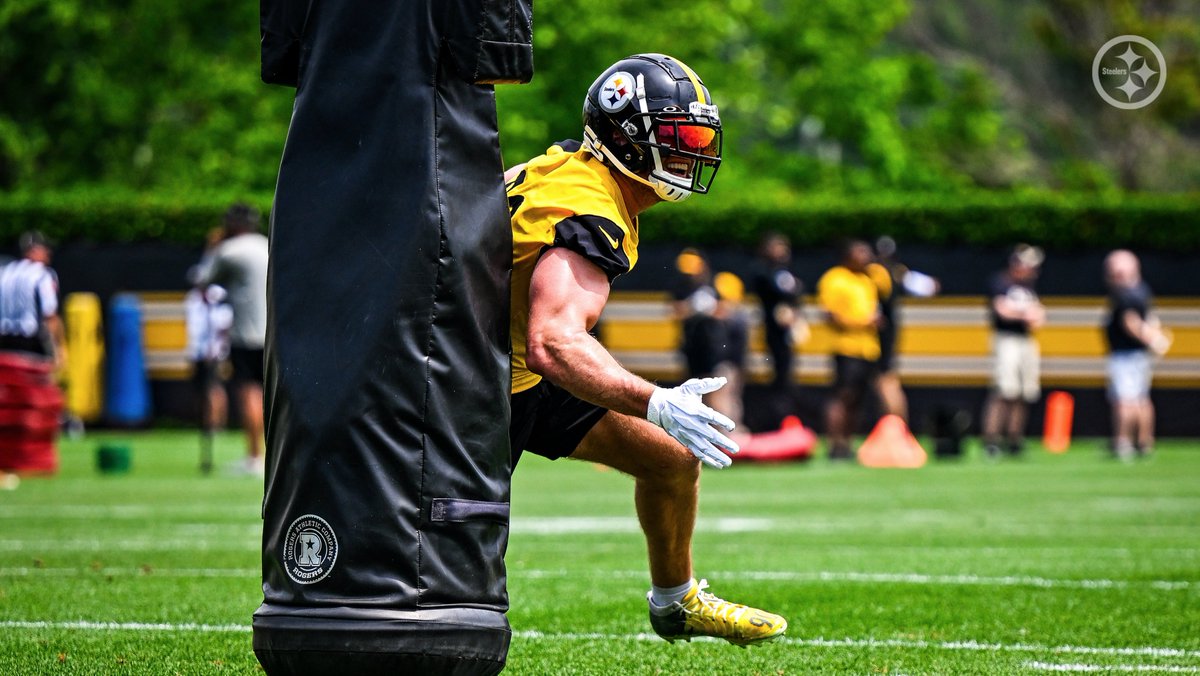 steelers's tweet photo. Defense got aura 🥶 https://t.co/tLKtL8olDn