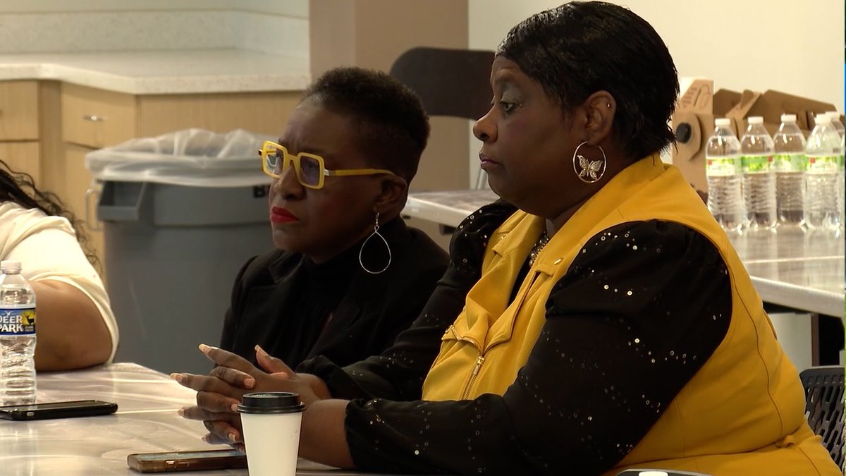 'HELD ACCOUNTABLE' 🛑 | Roundtable of advocates discuss ways to curb gun violence in election year where Charlotte homicides are on the rise.  @KaciONTV 

➡️ tinyurl.com/59wnccn2