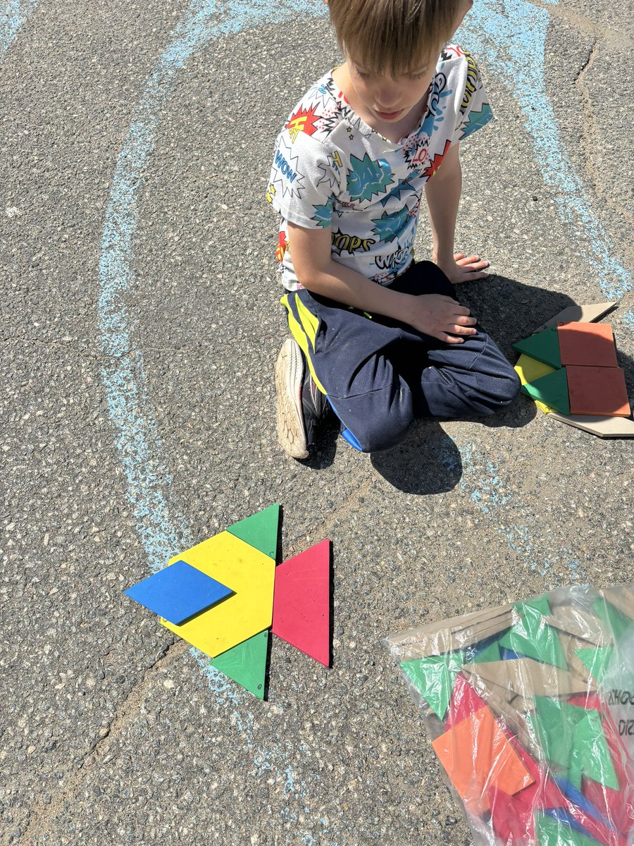 Pattern blocks at recess? Why not? Some great conversations about lines of symmetry at recess this morning at GOS! #tldsb