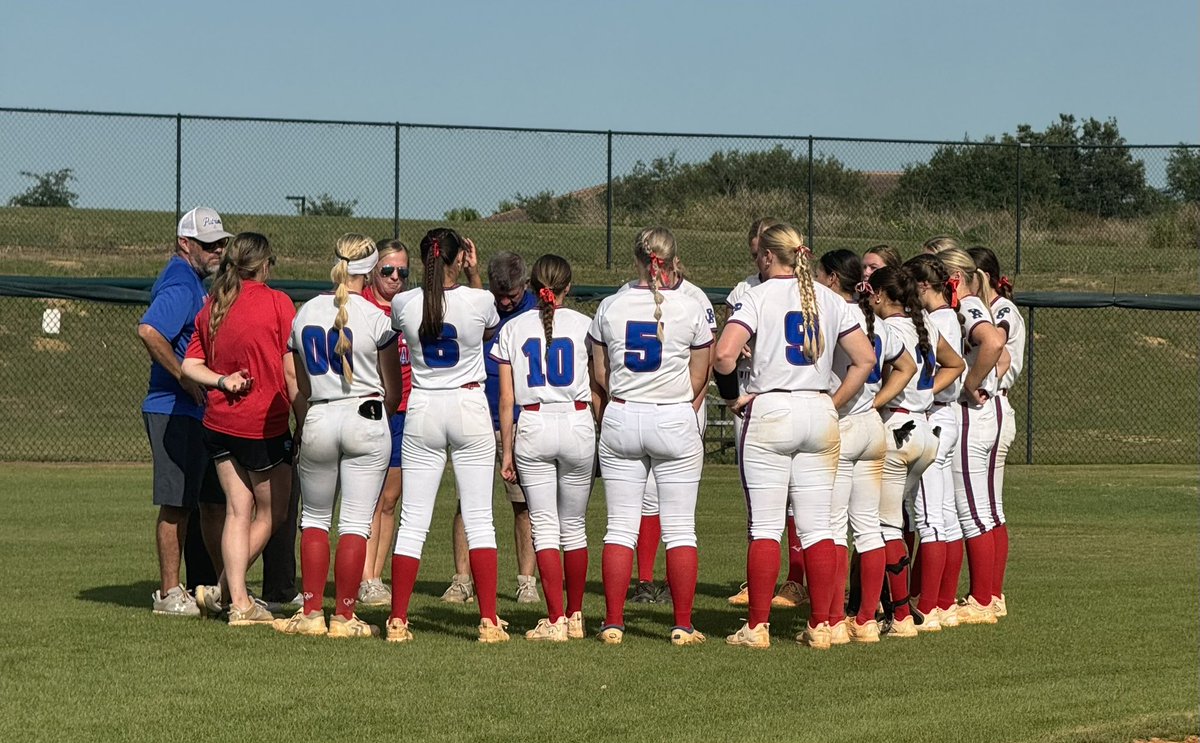 Pace wins 1-0 and advances to the State Championship tomorrow night! JAYDEN HEAVENER pitched a shutout with 15Ks! SHELBY CROOKS WITH A sac hit to score the only run. TATUM, JAYDEN, SHELBY and MALLORY each with hits! 1 more to go! 🏆@MaxPreps @FHSAA @ExtraInningSB @LegacyLegendsS1