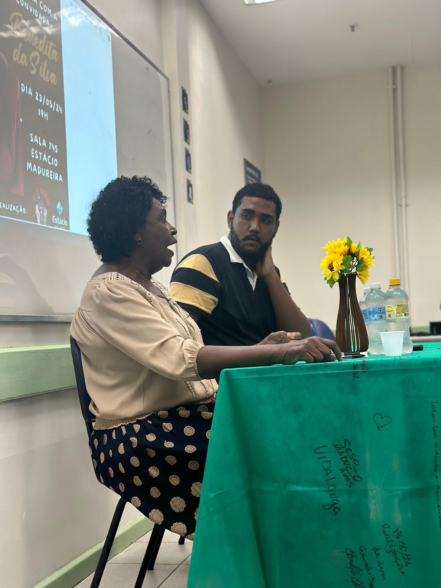 tiagosantanapt's tweet photo. Estou aqui acompanhando a Deputada nessa atividade organizada pelo DA que a homenageia, o Diretório Acadêmico Benedita da Silva. https://t.co/uSXWbPSQ25