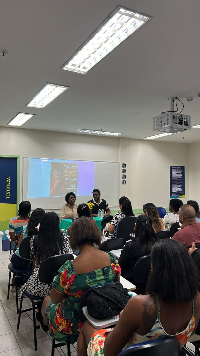 tiagosantanapt's tweet photo. Estou aqui acompanhando a Deputada nessa atividade organizada pelo DA que a homenageia, o Diretório Acadêmico Benedita da Silva. https://t.co/uSXWbPSQ25