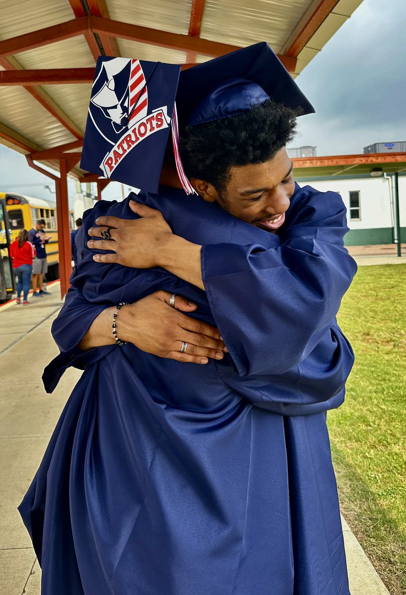 Memories from the elephant walk at Kitty Hawk Middle School #classof2024 <a href="/VMHSMediaTeam/">VMHS Media</a> <a href="/SAVeteransHS/">Veterans Memorial High School</a> <a href="/KJ_Henagan/">Ki-Juan Henagan</a>