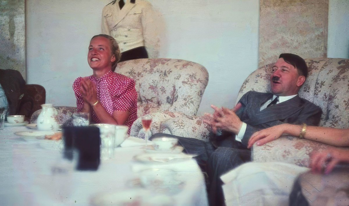 Adolf Hitler at a table with guests at his home in Obersalzberg, Germany, 1939.

#AdolfHitler #Obersalzberg #1939 #NaziGermany #WWII #HistoricalFigures #ThirdReich #PreWarEra