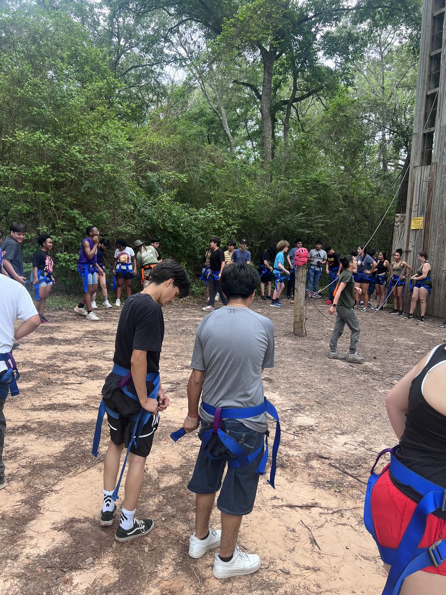 jamorinmpa's tweet photo. Spent an amazing day @CampAllen with our students! 🌳🤝 They engaged in team-building activities and learned so much about the great outdoors. Proud of their teamwork and enthusiasm! #CampAllen #TeamBuilding #OutdoorEducation @HAIS_ECHS https://t.co/FzsywfFqPb