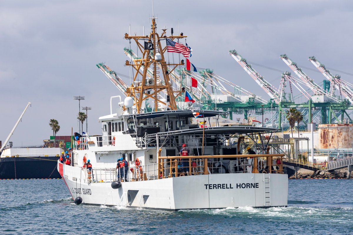 PortofLA's tweet image. 🇺🇸⚓The Port of Los Angeles is proud to welcome @USCG Sentinel-class fast response cutter USCGC Terrell Horne (WPC-1131) to Los Angeles for @LAFleetWeek! Public ship tours begin Friday. Best viewing location: Downtown Harbor #LAFleetWeek2024