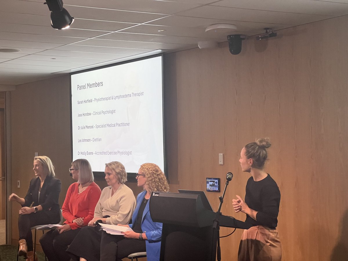 Last night @Flinders hosted ~100 delegates for the inaugural 'Movement is Medicine' seminar on exercise in cancer care!

An incredible experience hearing from Drs Shelley Kay from @COBLH and Holly Evans, and the multidisciplinary panel from @LiftCancer!

#exerciseismedicine
